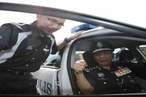 kenapa-polis-tidak-pakai-tali-pinggang-keledar