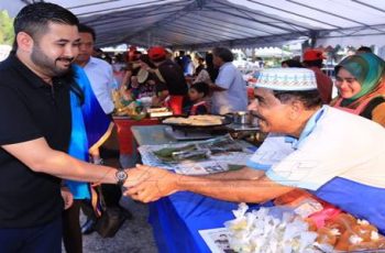 gambar tmj dan che puan khaleeda