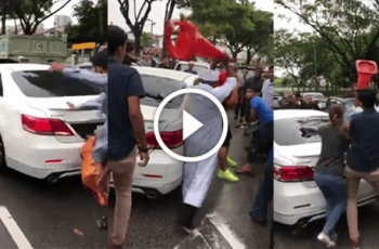 Pukul Pemandu Kereta Cina
