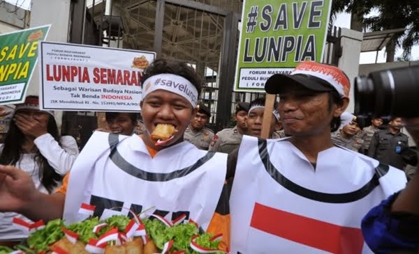 Protes Di Depan Kedutaan Malaysia Tuntut Popia Milik Indonesia 3 protes popia milik indonesia