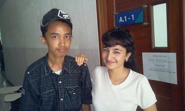 Lelaki Kacak Ini Akui Rimas dan Penat Jadi Rebutan Ramai Wanita 7 WayanRW 3