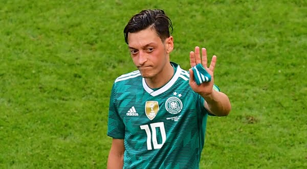 Mesut Ozil Umum Bersara Dari Skuad Kebangsaan Jerman Kerana Diperlakukan Rasis dan Tidak Dihormati 1 mesut ozil bersara  skuad jerman